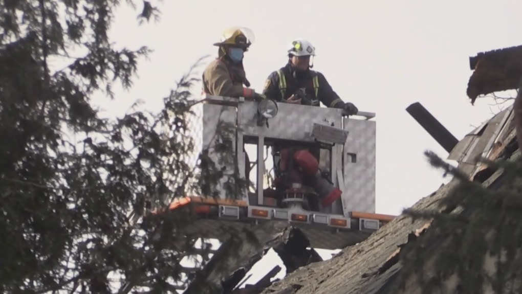 Fire Forces Family Out Of Neighbouring Home