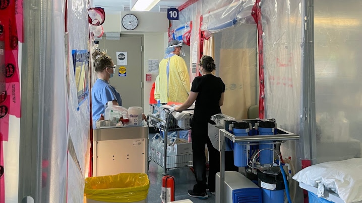 Staff work at the Grand River Hospital during the Omicron wave on Jan. 21, 2022 (Supplied: Grand River Hospital)