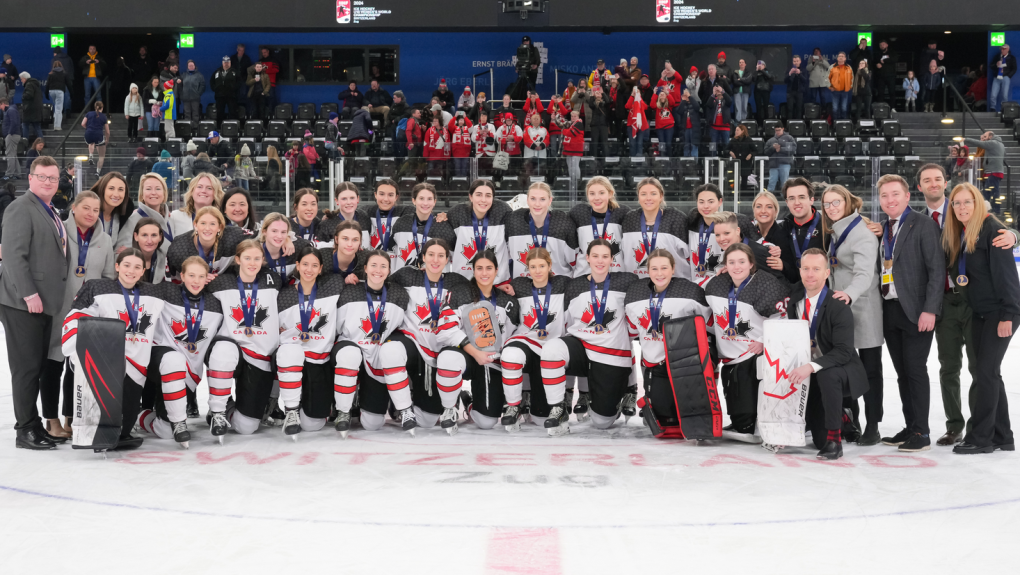 Hockey players from Waterloo Region win bronze at world women’s under
